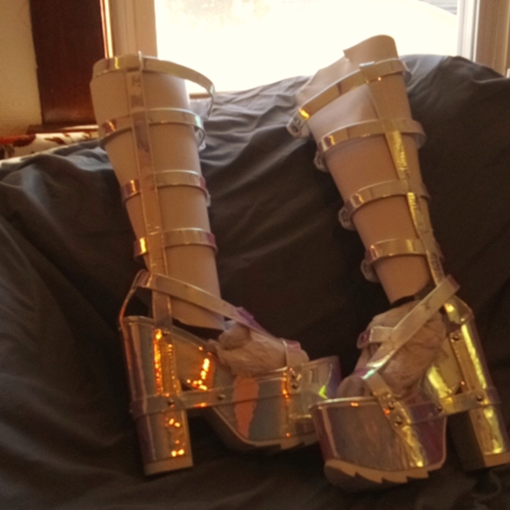 YRU heels